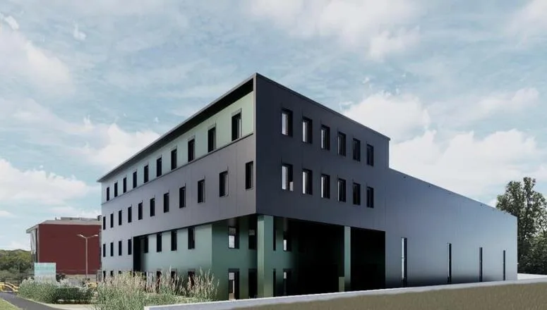 Gebäude mit zeitgenössischer Fassade — Vitralux Bradtke, Glasermeister in Luxemburg