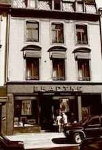 Fassade des Ladengeschäfts Bradtke in der Stadt — Archivfoto — Vitralux Bradtke Luxemburg
