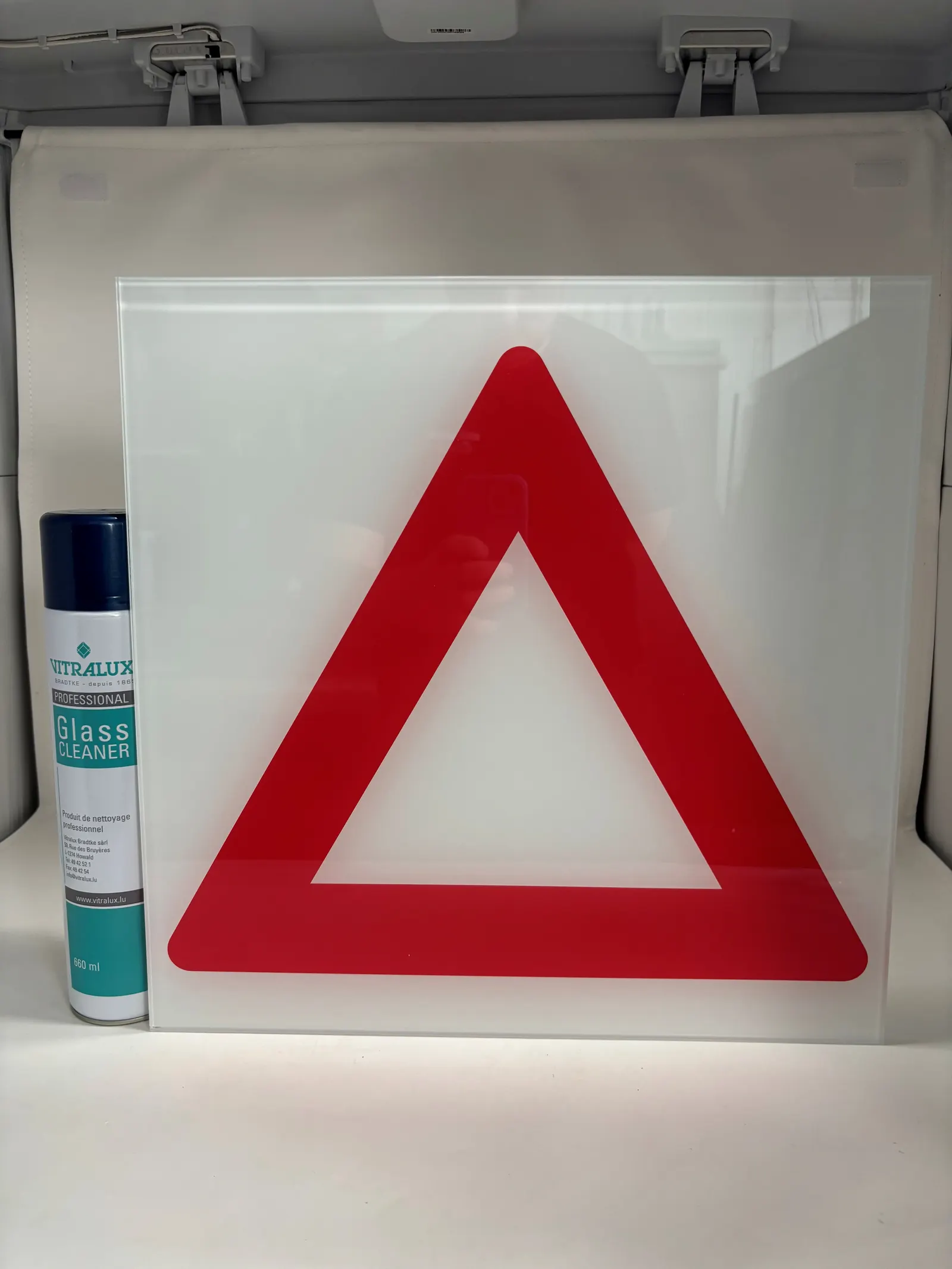 Réalisation de signalétique en verre Vitralétique — signalétique verre Luxembourg — Vitralux Bradtke (photo 16)