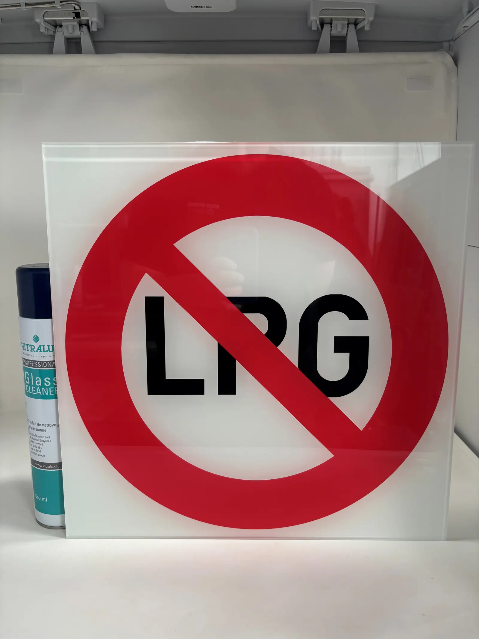 Réalisation de signalétique en verre Vitralétique — signalétique verre Luxembourg — Vitralux Bradtke (photo 20)
