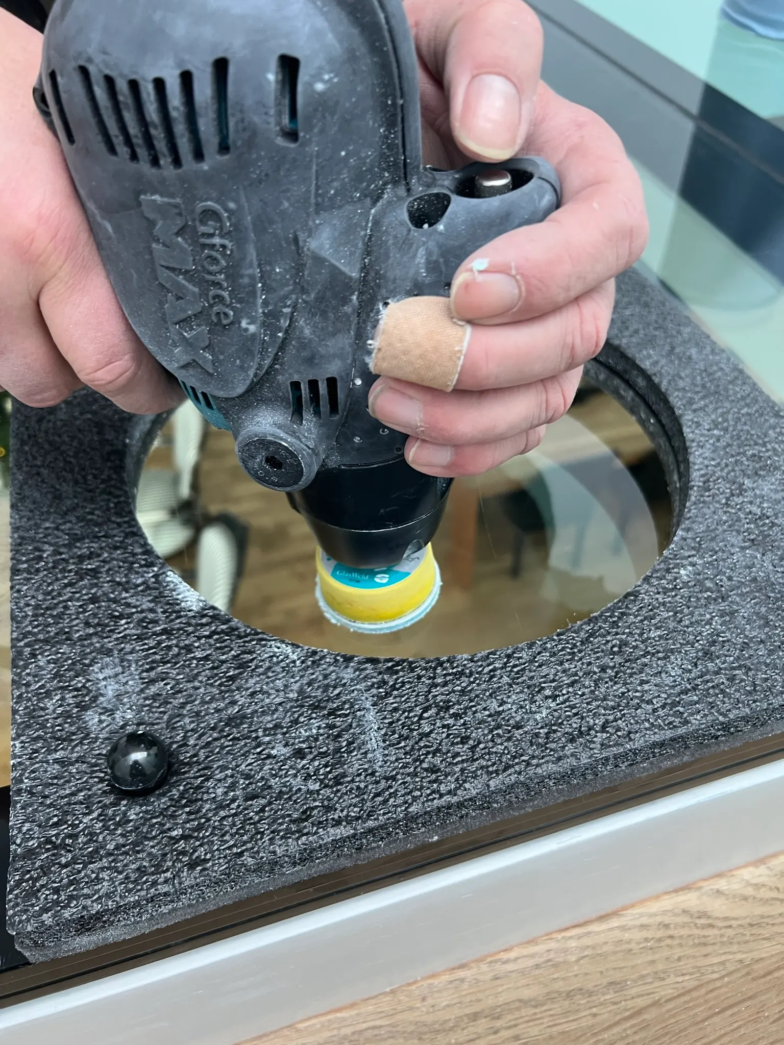 Polissage effacement rayures vitrage vitre Luxembourg — Vitrapolish Vitralux