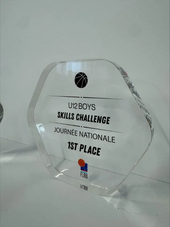 Trophée en verre — U12 Boys Skill Challenge — trophée verre personnalisé Luxembourg — Vitrophy Vitralux