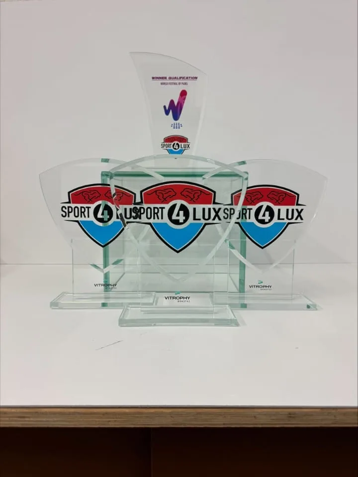 Trophée en verre — USport Lux — trophée verre personnalisé Luxembourg — Vitrophy Vitralux