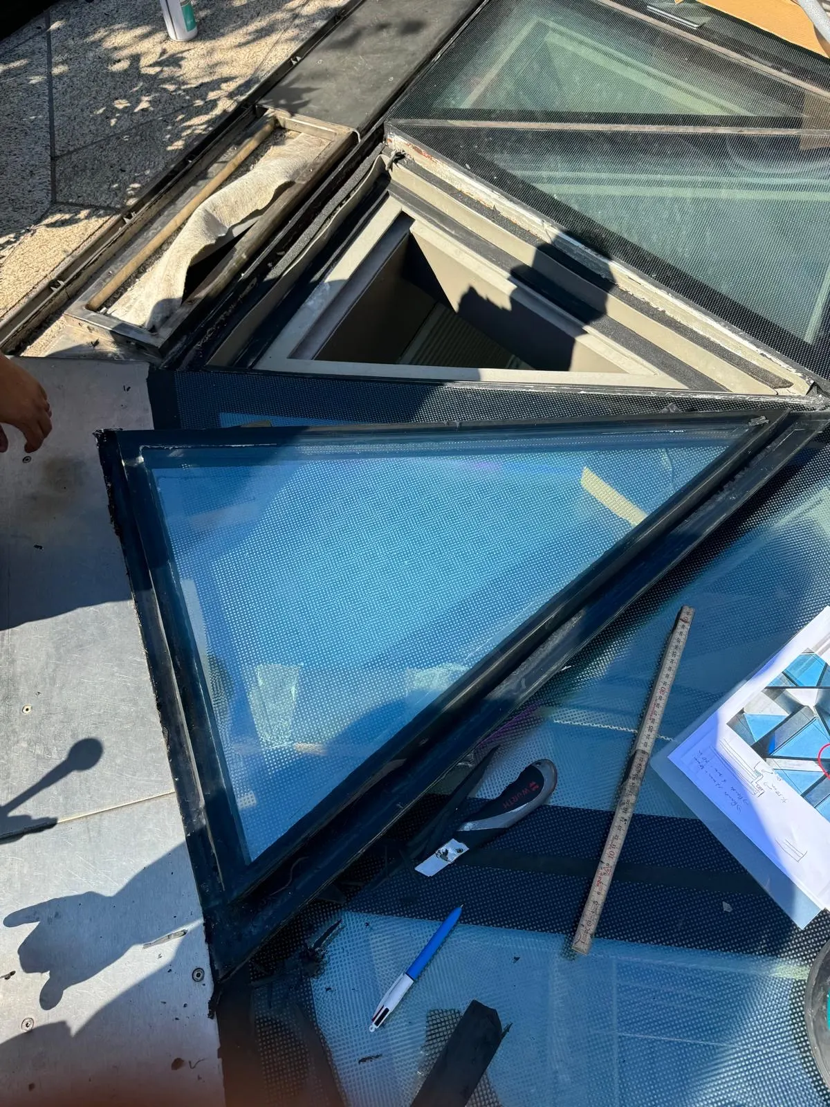 Dalle triangulaire coupe-feu EI90 sur la structure géodésique du rooftop Six Seven au Royal Hamilius — dalles en verre Luxembourg — Vitralux Bradtke (photo 7)