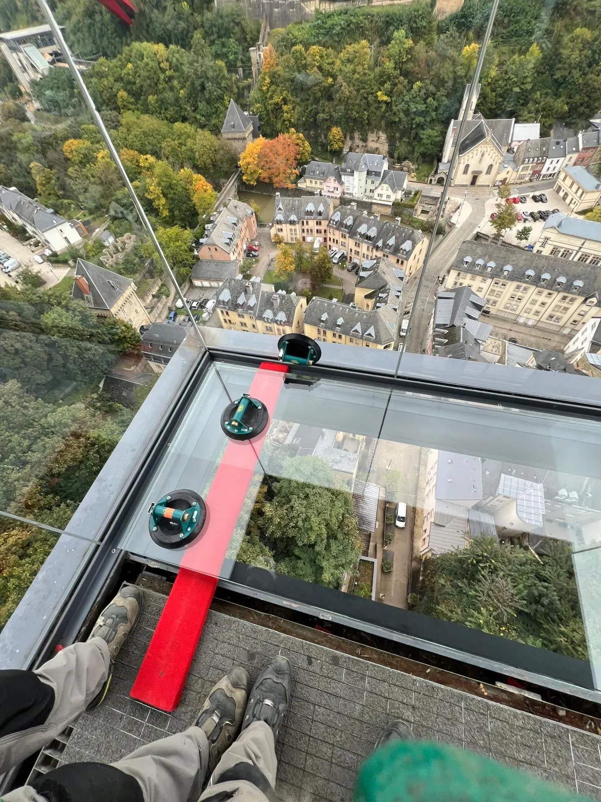 Remplacement d'une dalle de sol vitrée grand format dans l'ascenseur panoramique du Pfaffenthal — dalles en verre Luxembourg — Vitralux Bradtke (photo 4)