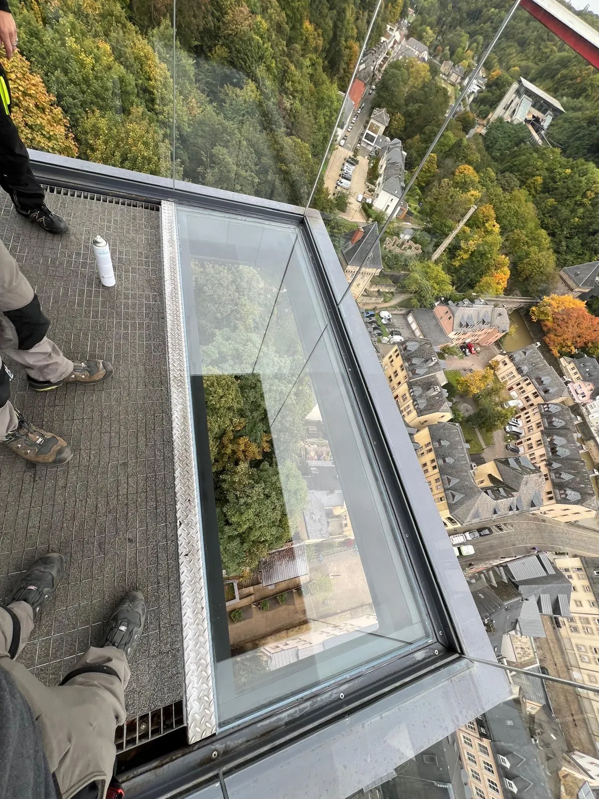 Remplacement d'une dalle de sol vitrée grand format dans l'ascenseur panoramique du Pfaffenthal — dalles en verre Luxembourg — Vitralux Bradtke (photo 5)