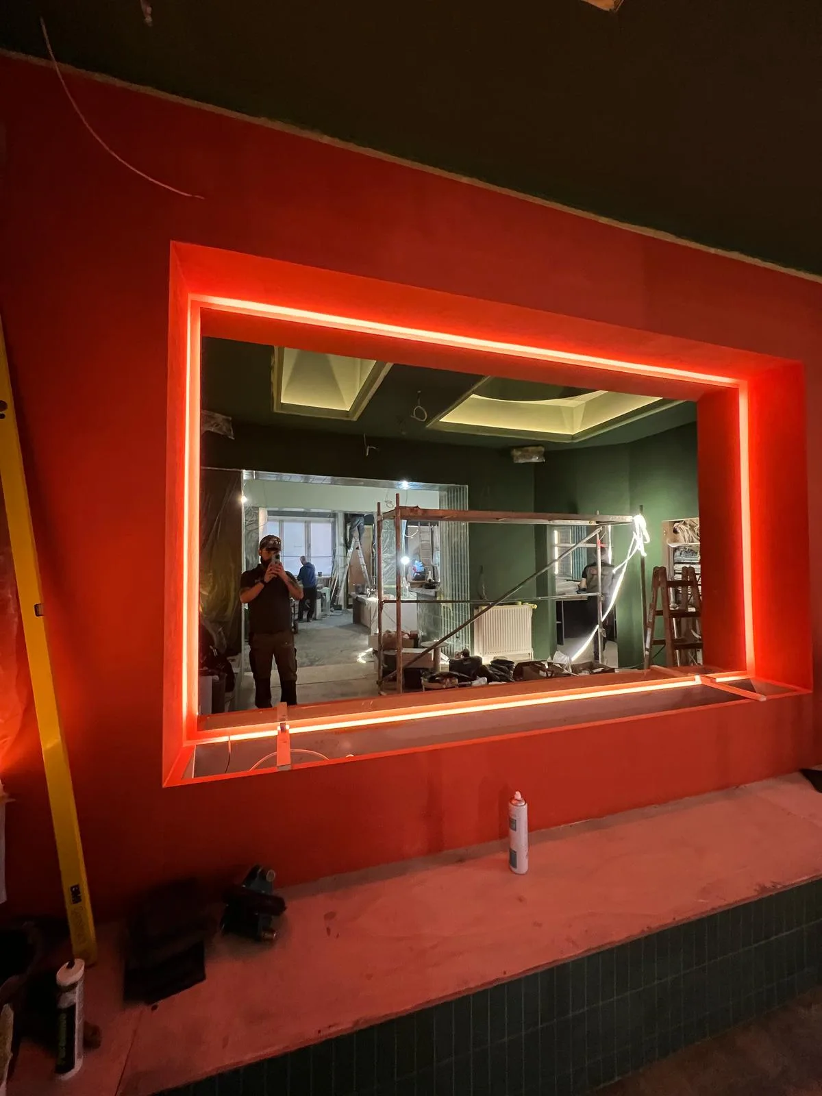Miroirs teintés verts sur mesure Vitralux au restaurant Munchies à Luxembourg-Ville — miroir teinté Luxembourg — Vitralux Bradtke (photo 5)