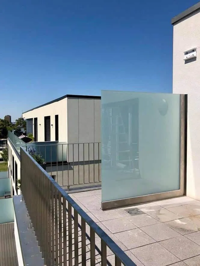 Cloison vitrée extérieure de terrasse — cloison en verre sur mesure au Luxembourg — Vitralux Bradtke