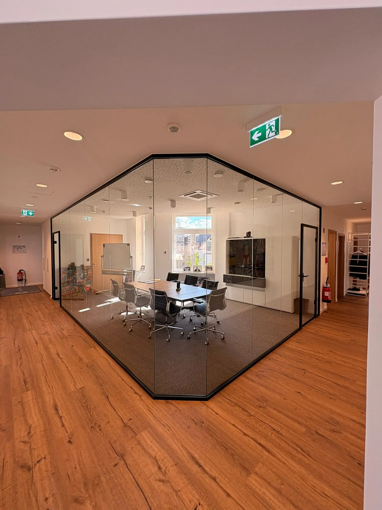 Cloison Deubl Alpha — avec porte — cloison verre Luxembourg — Vitralux Bradtke
