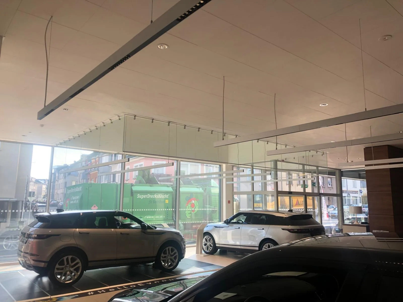 Écran de cantonnement de fumée vitré en centre commercial — Vitralux Bradtke Luxembourg