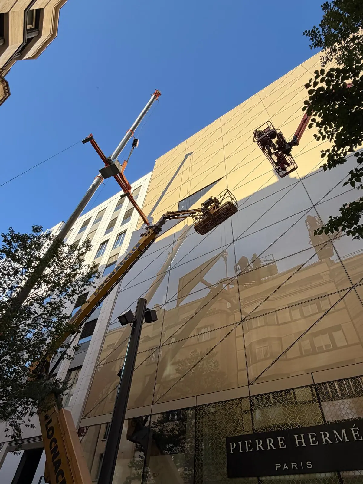 Entretien et remplacement de vitrages de verrière et façade au Luxembourg — Vitralux Bradtke