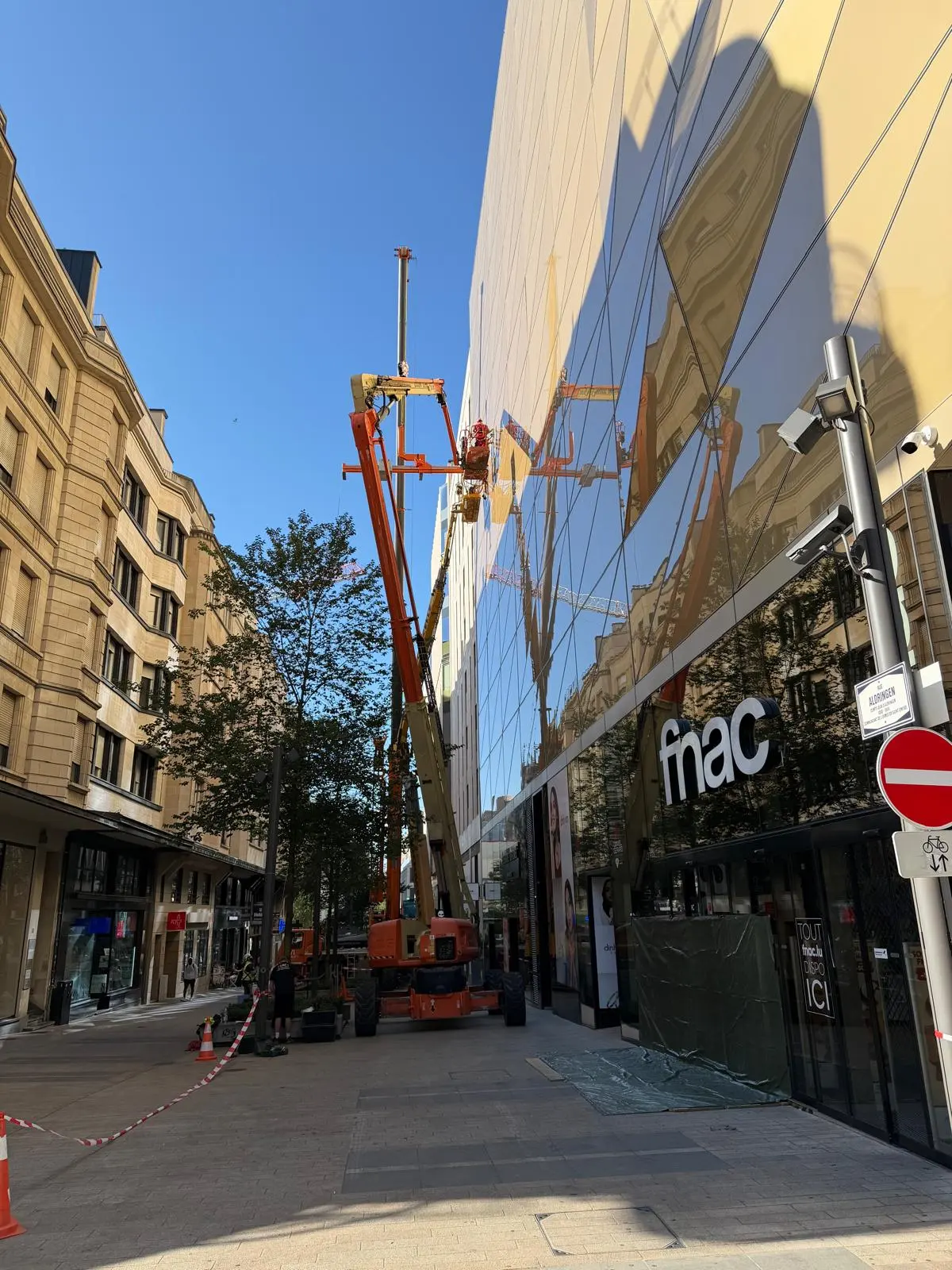 Entretien et remplacement de vitrages de verrière et façade au Luxembourg — Vitralux Bradtke