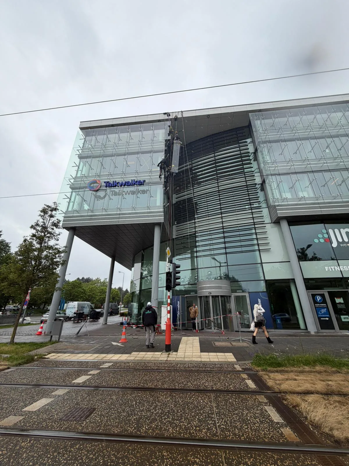Façade vitrée sur mesure réalisée par Vitralux au Luxembourg — Vitralux Bradtke