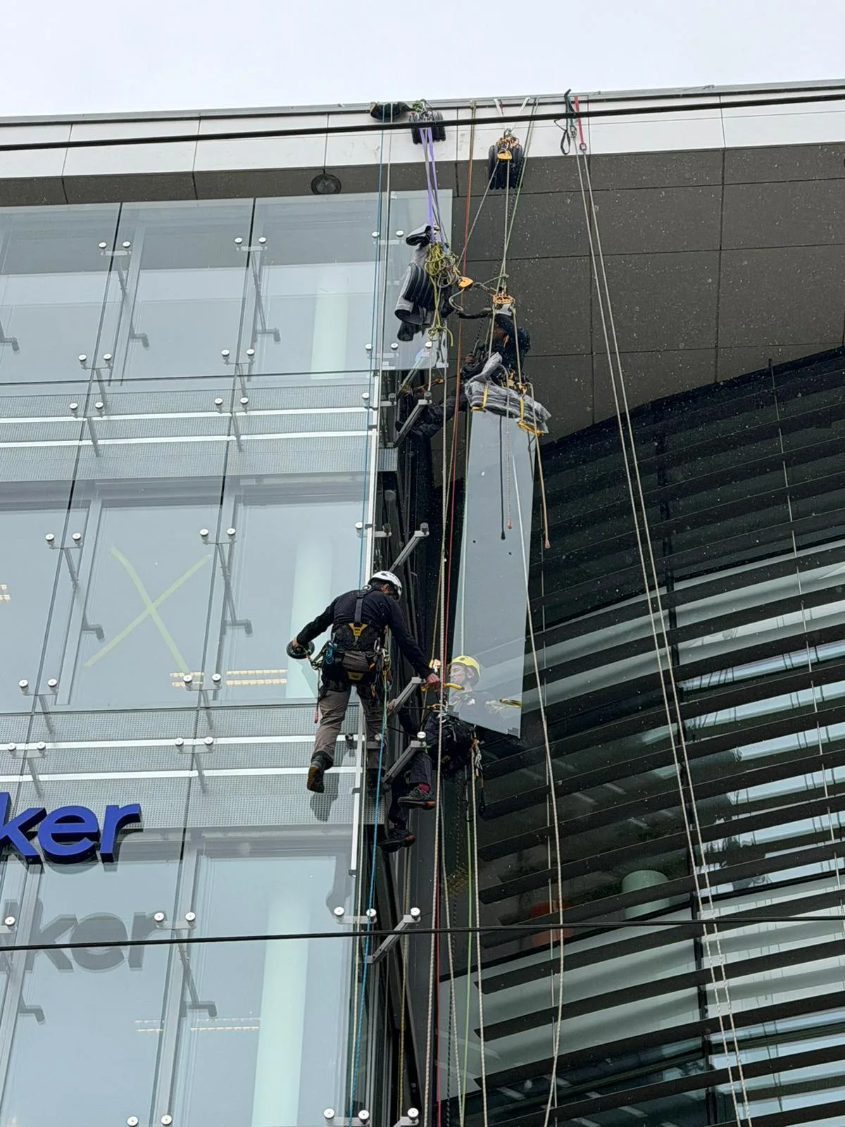 Rénovation de façade vitrée au Luxembourg — Vitralux Bradtke