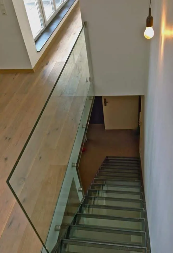 Garde-corps de cage d'escalier — garde-corps en verre sur mesure au Luxembourg — Vitralux Bradtke