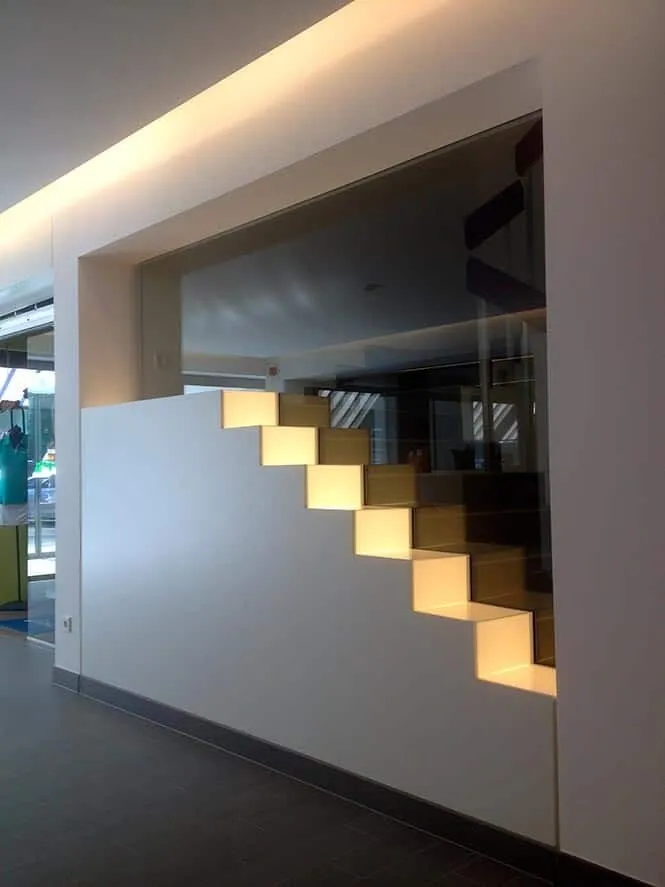 Garde-corps toute hauteur sur escalier — garde-corps en verre sur mesure au Luxembourg — Vitralux Bradtke