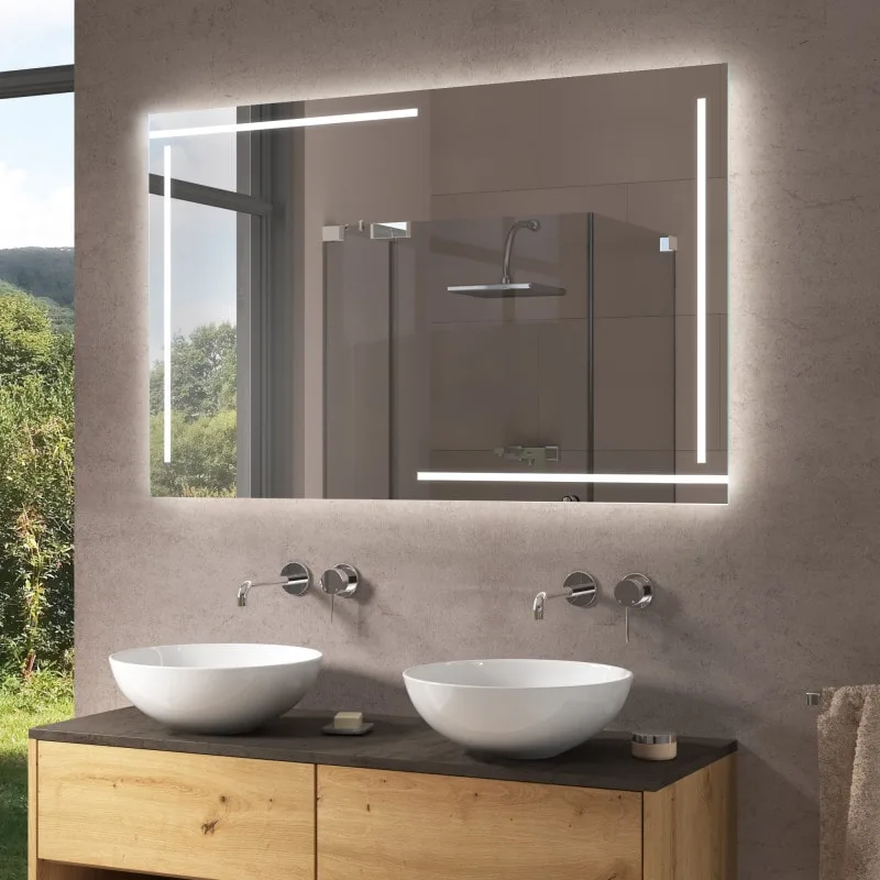 Miroir LED rétroéclairé sur mesure en situation — miroir LED salle de bain Luxembourg — Vitralux Bradtke (photo 6)