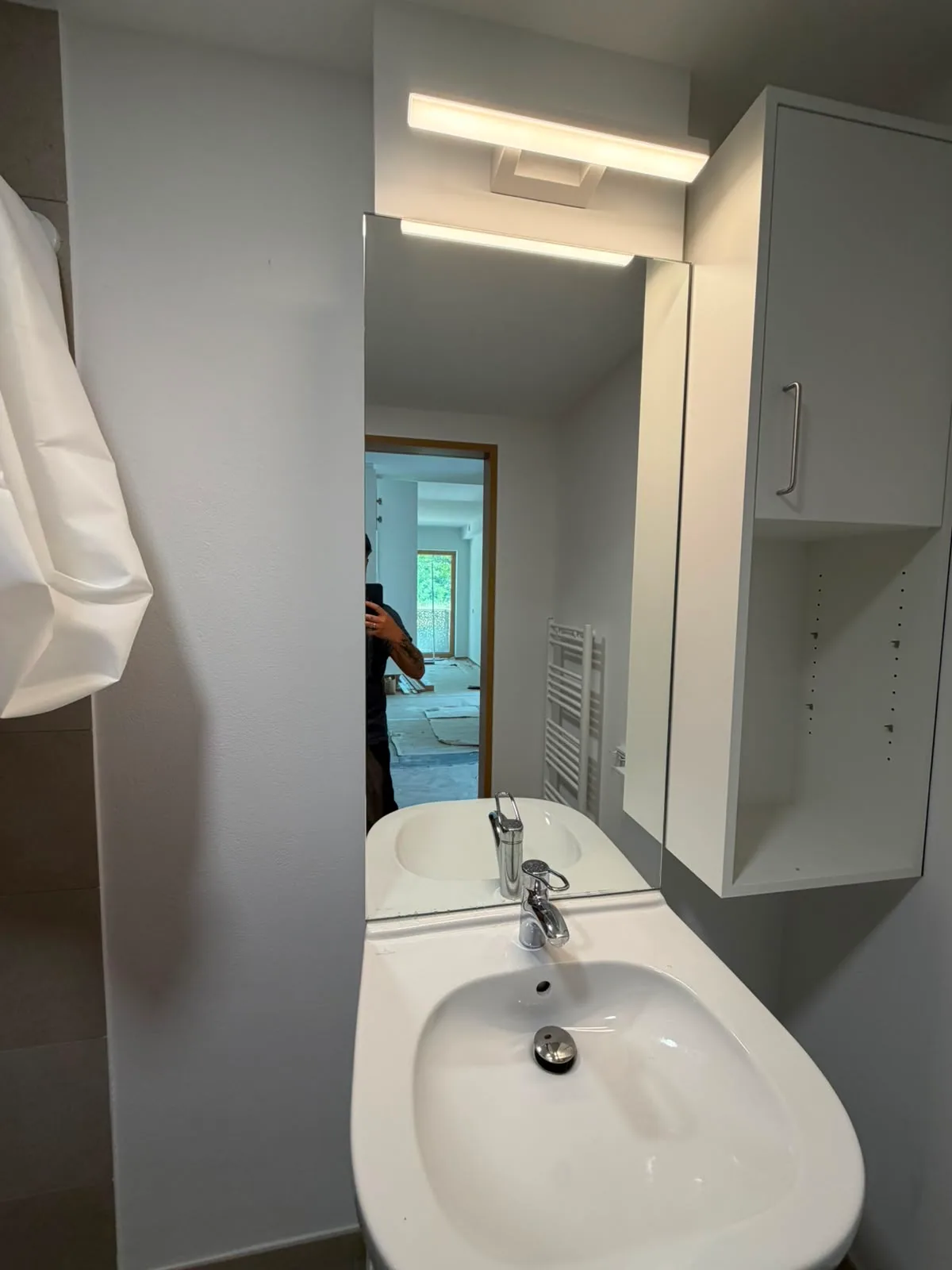 Miroir simple sur mesure posé au Luxembourg — miroir sur mesure Luxembourg — Vitralux Bradtke
