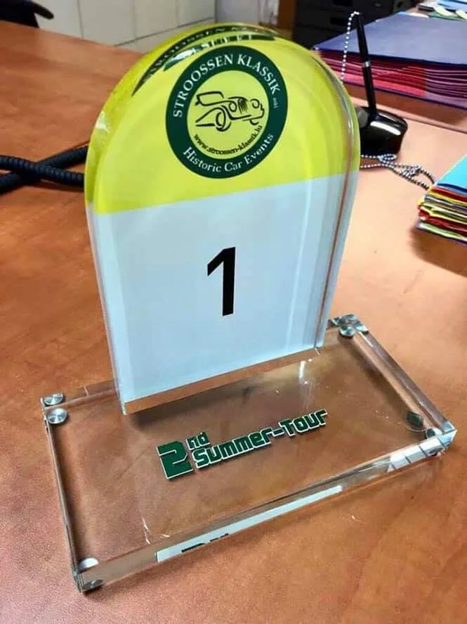 Trophée de rallye en verre gravé — trophée Vitrophy Luxembourg — Vitralux Bradtke