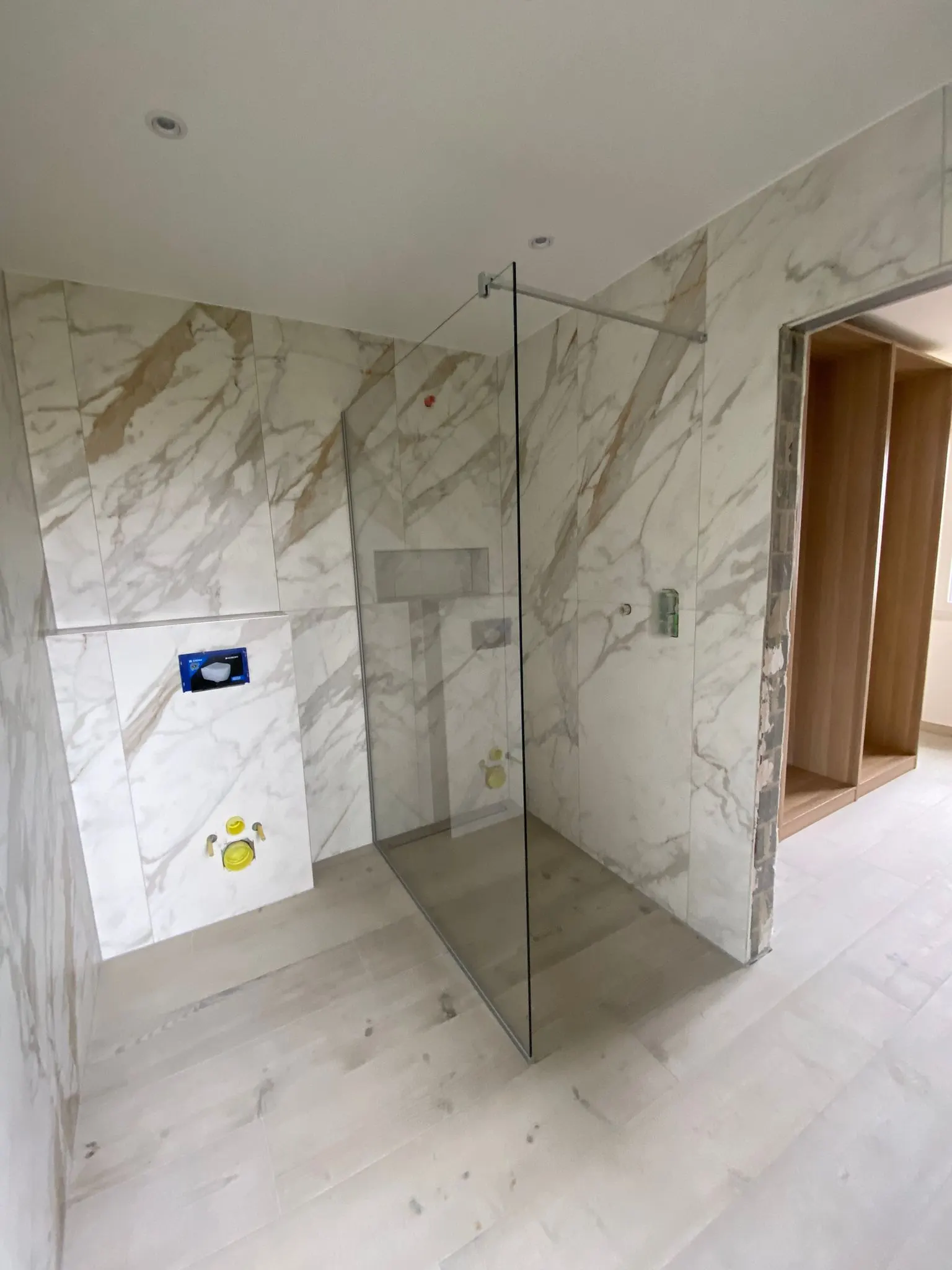 Douche à l’Italienne — paroi de douche sur mesure Luxembourg — Vitralux Bradtke