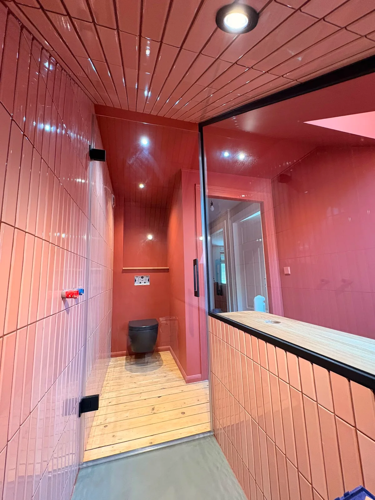 Séparation vitrée fixe entre un sauna et l'espace attenant — séparation de sauna en verre Luxembourg — Vitralux Bradtke
