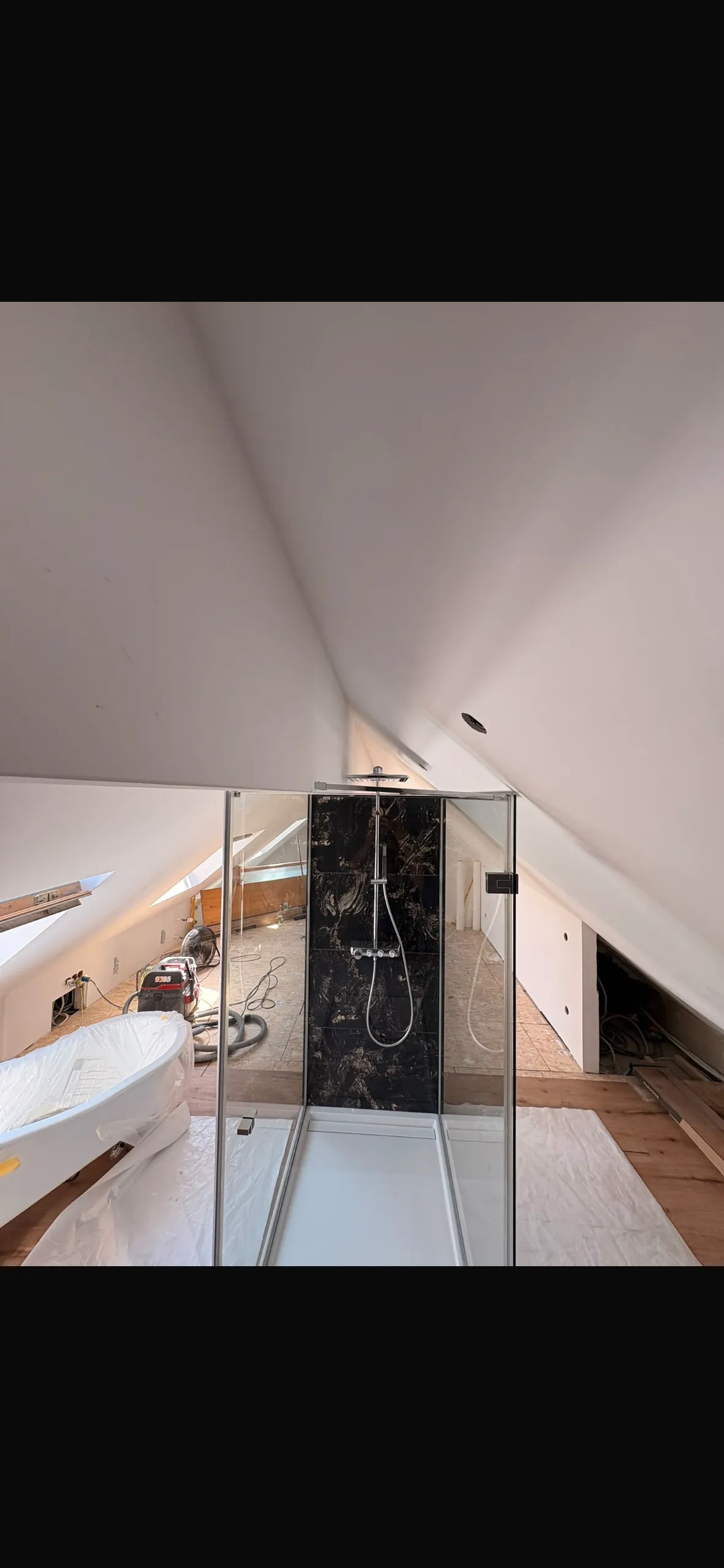 Cabine de douche en verre à charnières sur mesure — Vitralux Bradtke Luxembourg