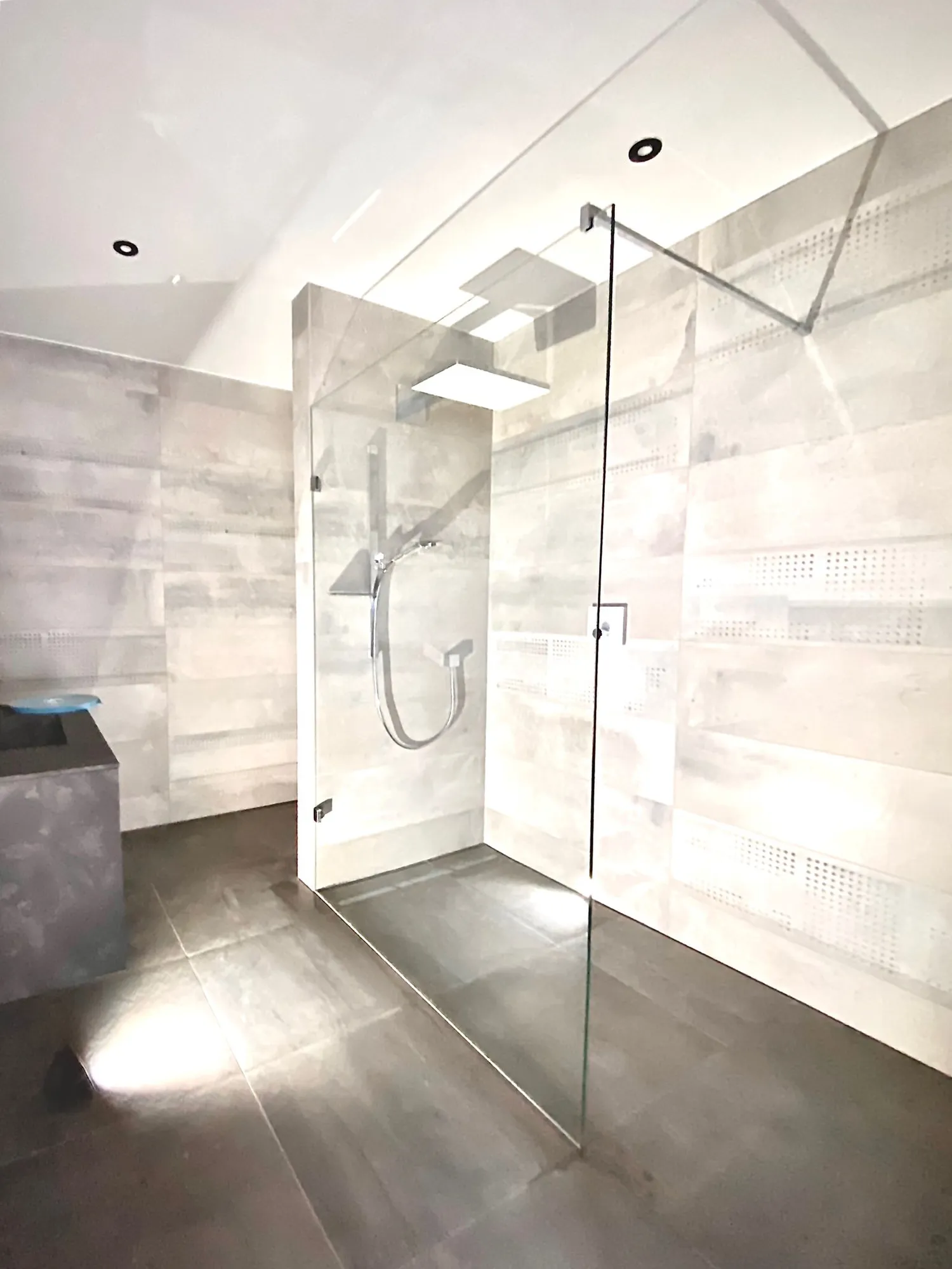 Paroi de douche à l'italienne en verre sur mesure — Vitralux Bradtke Luxembourg