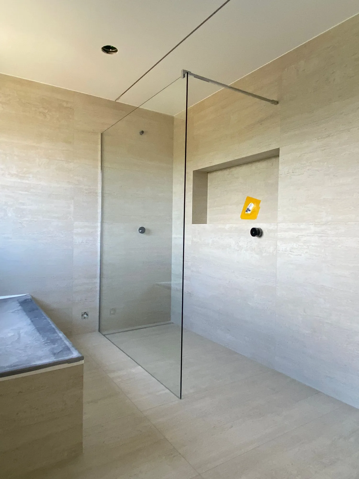 Paroi de douche à l'italienne en verre sur mesure — Vitralux Bradtke Luxembourg