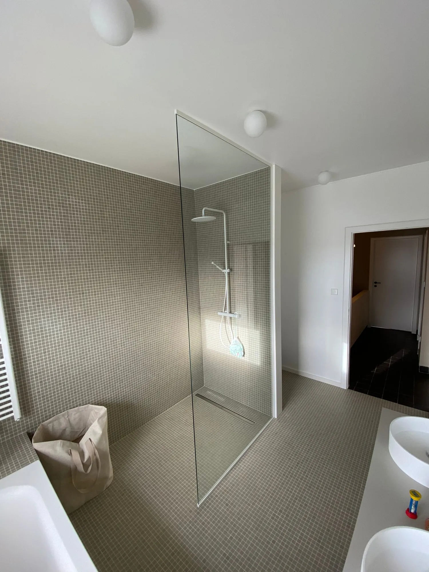 Paroi de douche à l'italienne en verre sur mesure — Vitralux Bradtke Luxembourg
