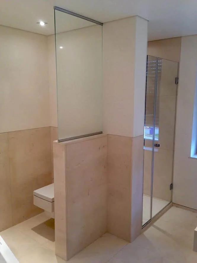 Paroi fixe séparative — paroi de douche sur mesure au Luxembourg — Vitralux Bradtke