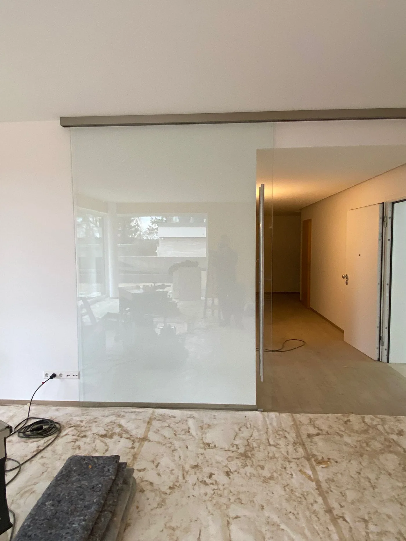 Porte coulissante en verre sur mesure — porte coulissante verre Luxembourg — Vitralux Bradtke