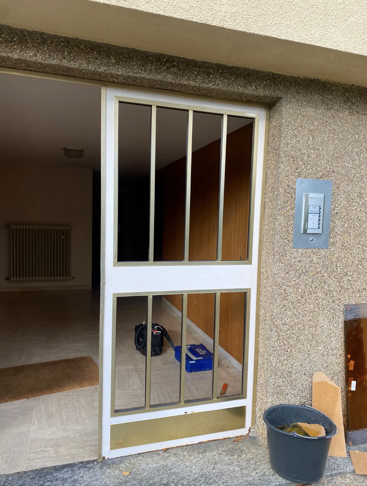 Réparation et remplacement de vitrage en logement — réalisation Vitralux Bradtke Luxembourg