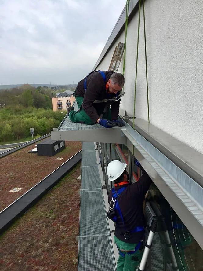 Intervention sur vitrage en toiture — réparation de vitrage au Luxembourg — Vitralux Bradtke