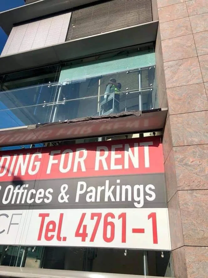 Remplacement de vitrage de balcon — réparation de vitrage au Luxembourg — Vitralux Bradtke