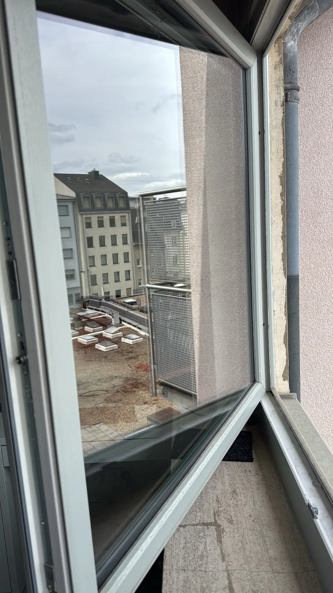 Fenêtre d'angle remplacée en étage — accès difficile Luxembourg — Vitralux Bradtke