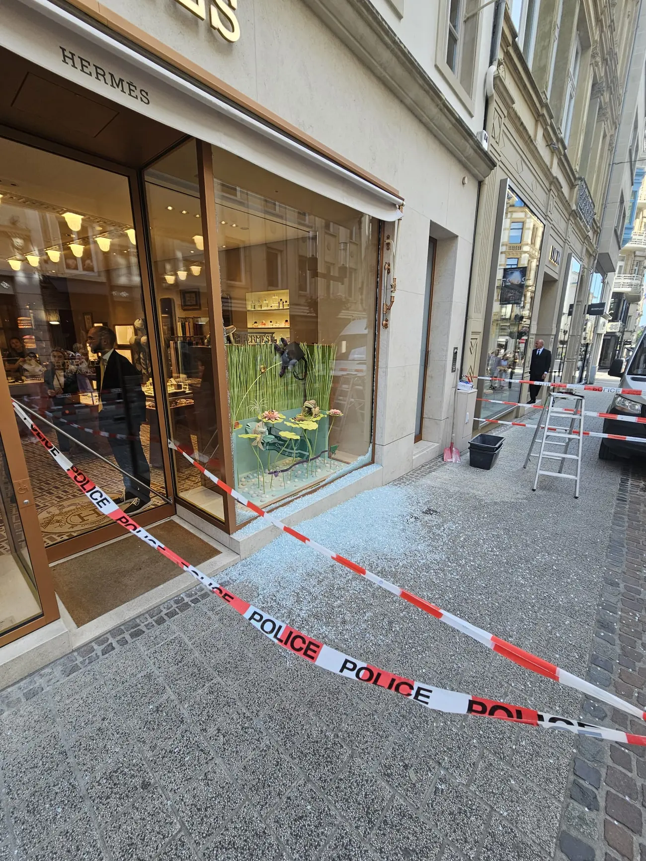 Remplacement de vitrine de magasin au Luxembourg — Vitralux Bradtke