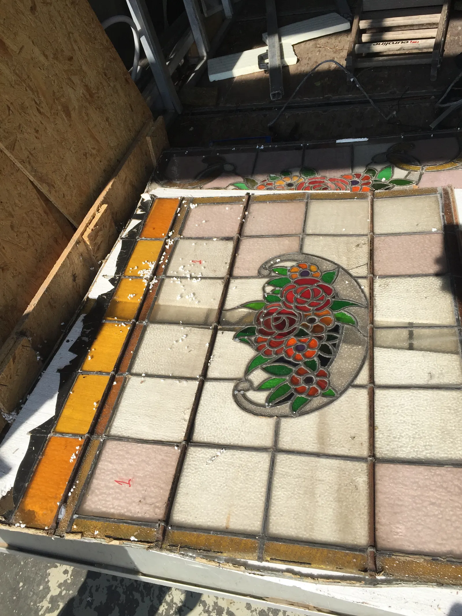 Restauration de vitrail en atelier — restauration vitraux Luxembourg — Vitralux Bradtke (photo 3)