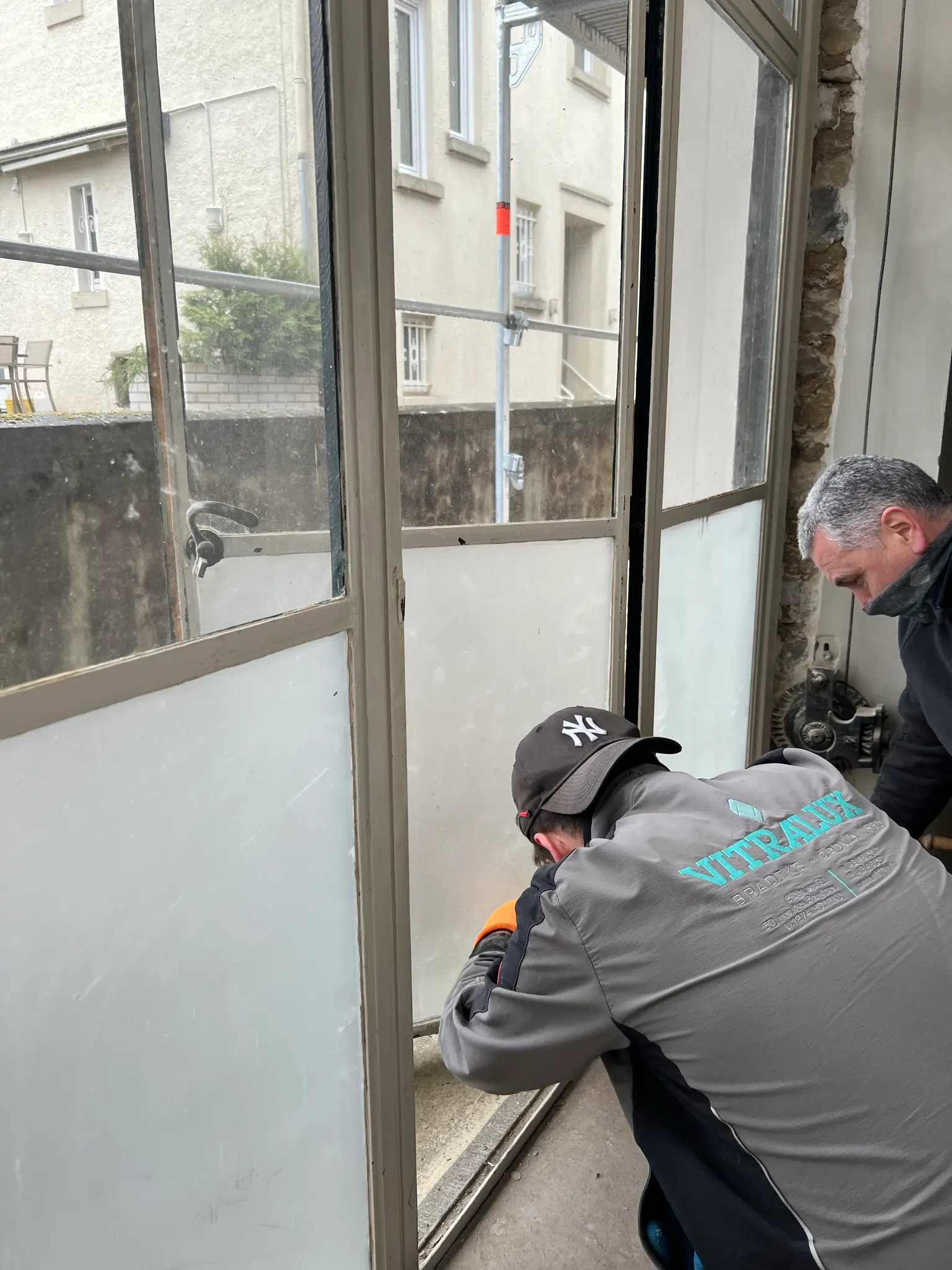 Restauration de vitrail en atelier — restauration vitraux Luxembourg — Vitralux Bradtke (photo 6)