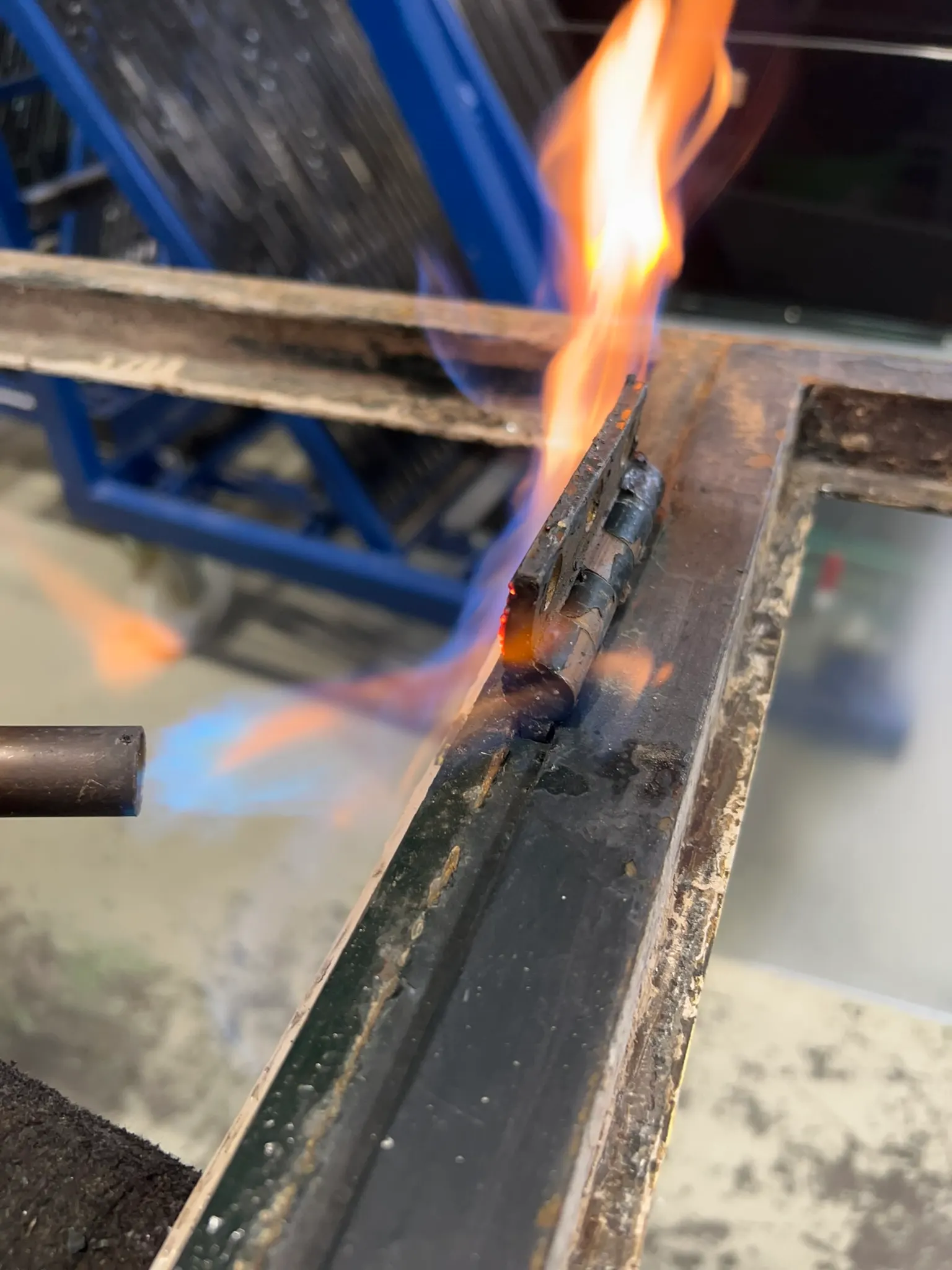 Restauration de vitrail en atelier — restauration vitraux Luxembourg — Vitralux Bradtke (photo 8)