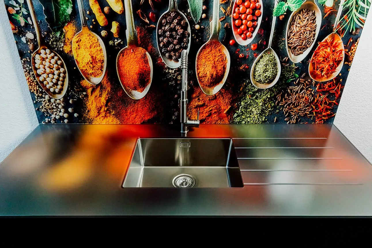 Crédence de cuisine en verre laqué sur mesure — crédence verre cuisine Luxembourg — Vitralux Bradtke