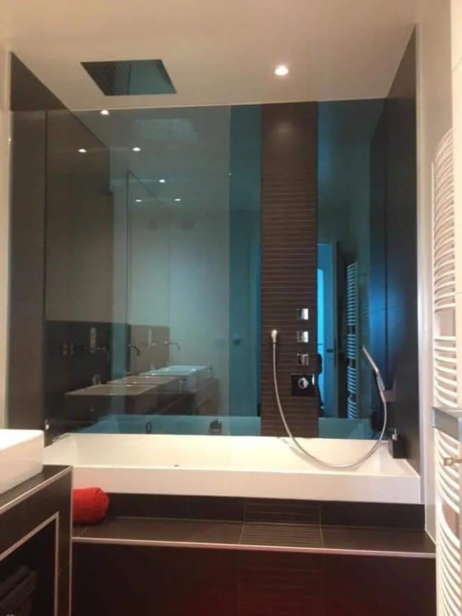 Revêtement mural de salle de bain — revêtement mural en verre sur mesure au Luxembourg — Vitralux Bradtke