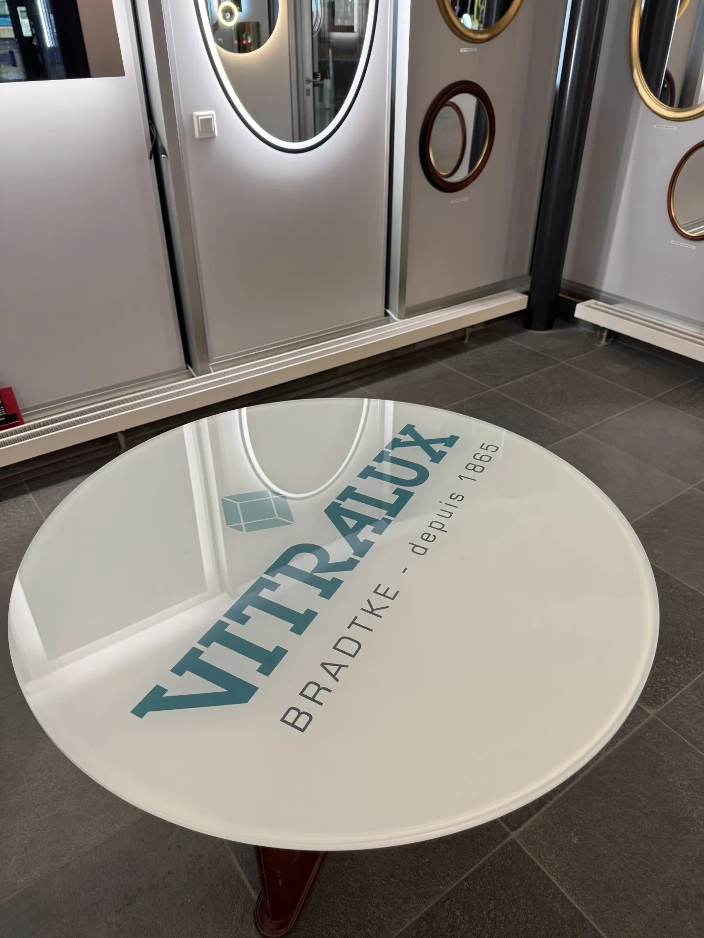 Verre Laqué sur Mesure en verre sur mesure — Vitralux Bradtke Luxembourg