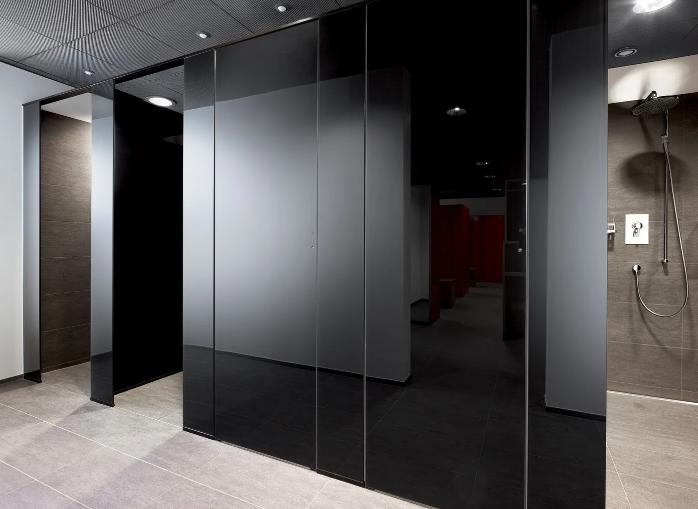 Cabines WC en verre noir dépoli — cabines WC en verre Luxembourg — Vitralux Bradtke