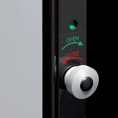 Verrou de cabine WC avec indicateur libre / occupé intégré — verrouillage de cabine en verre — Vitralux Bradtke