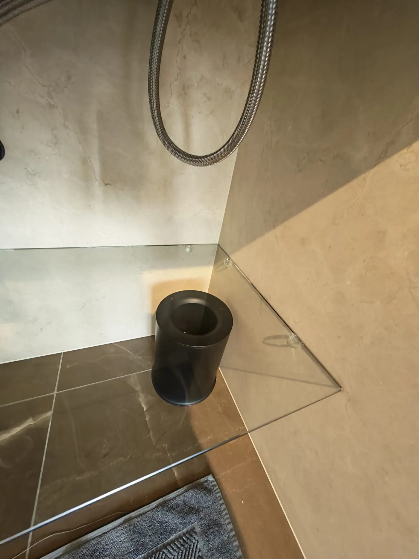 Étagère en verre sur mesure de salle de bain — Vitralux Bradtke Luxembourg