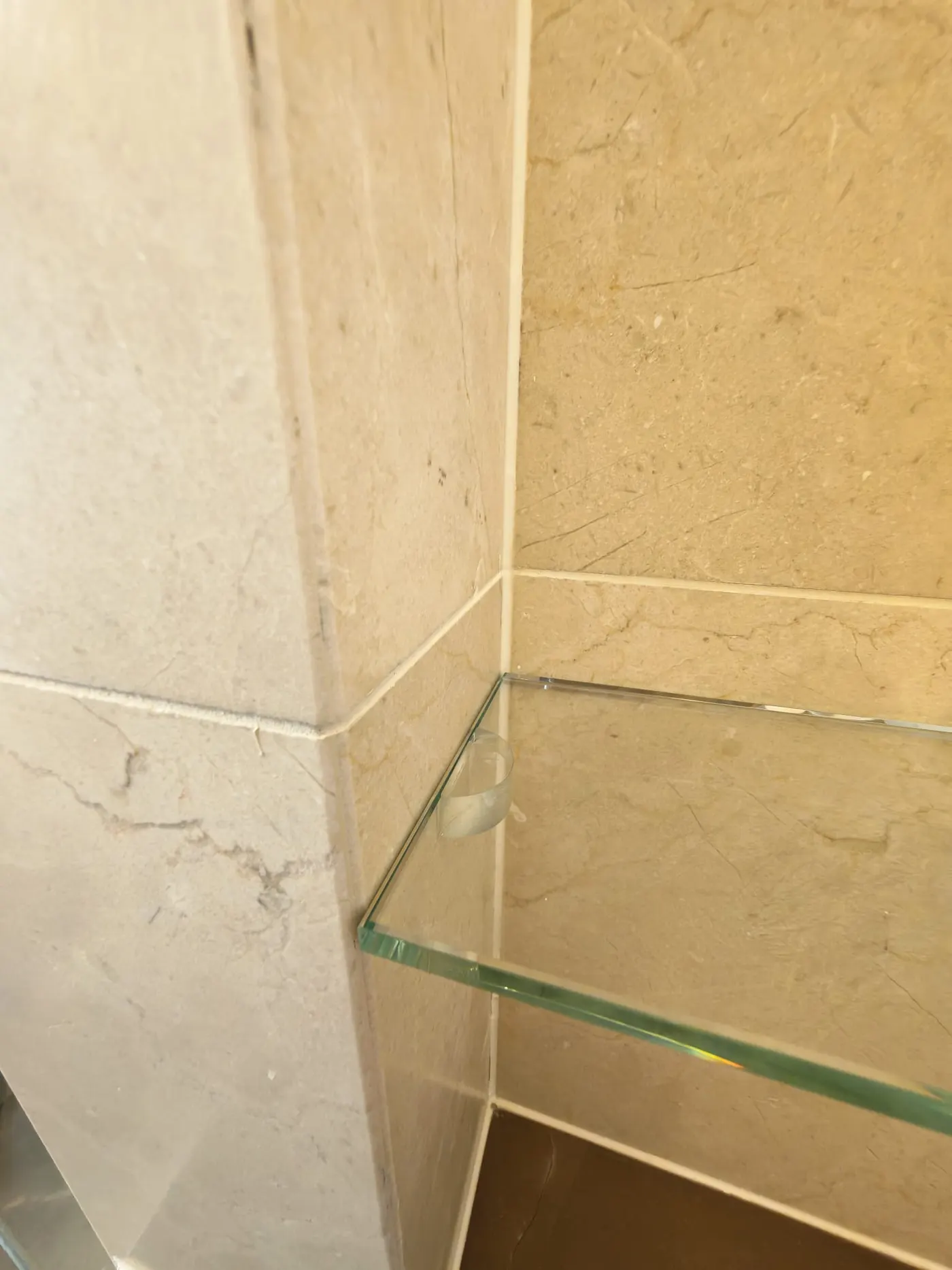 Tablette en verre trempé de salle de bain — Vitralux Bradtke Luxembourg