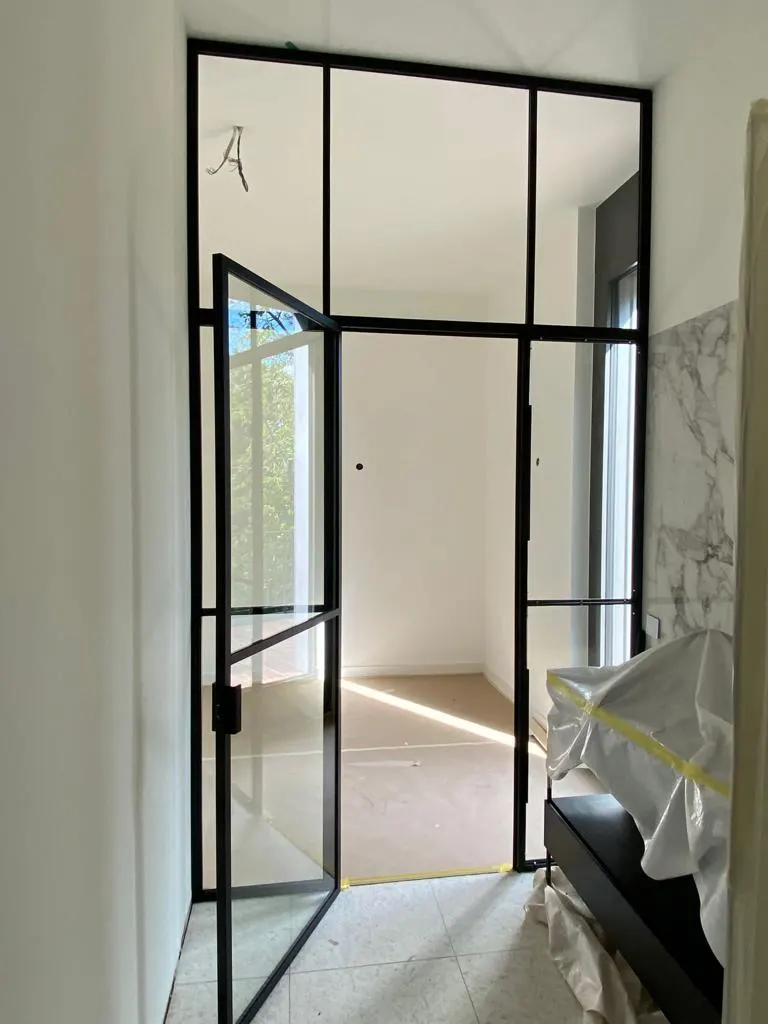 Porte-verrière d'atelier en acier sur mesure — verrière Luxembourg — Vitralux Bradtke