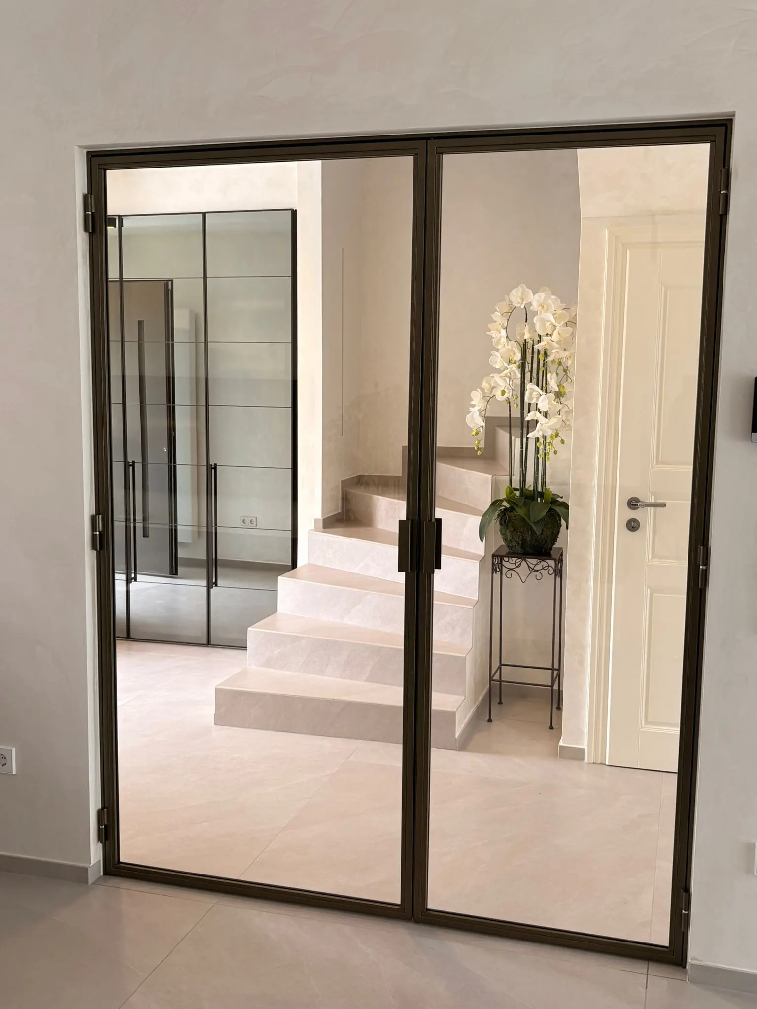 Verrière d'atelier le long d'un escalier — verrière Luxembourg — Vitralux Bradtke
