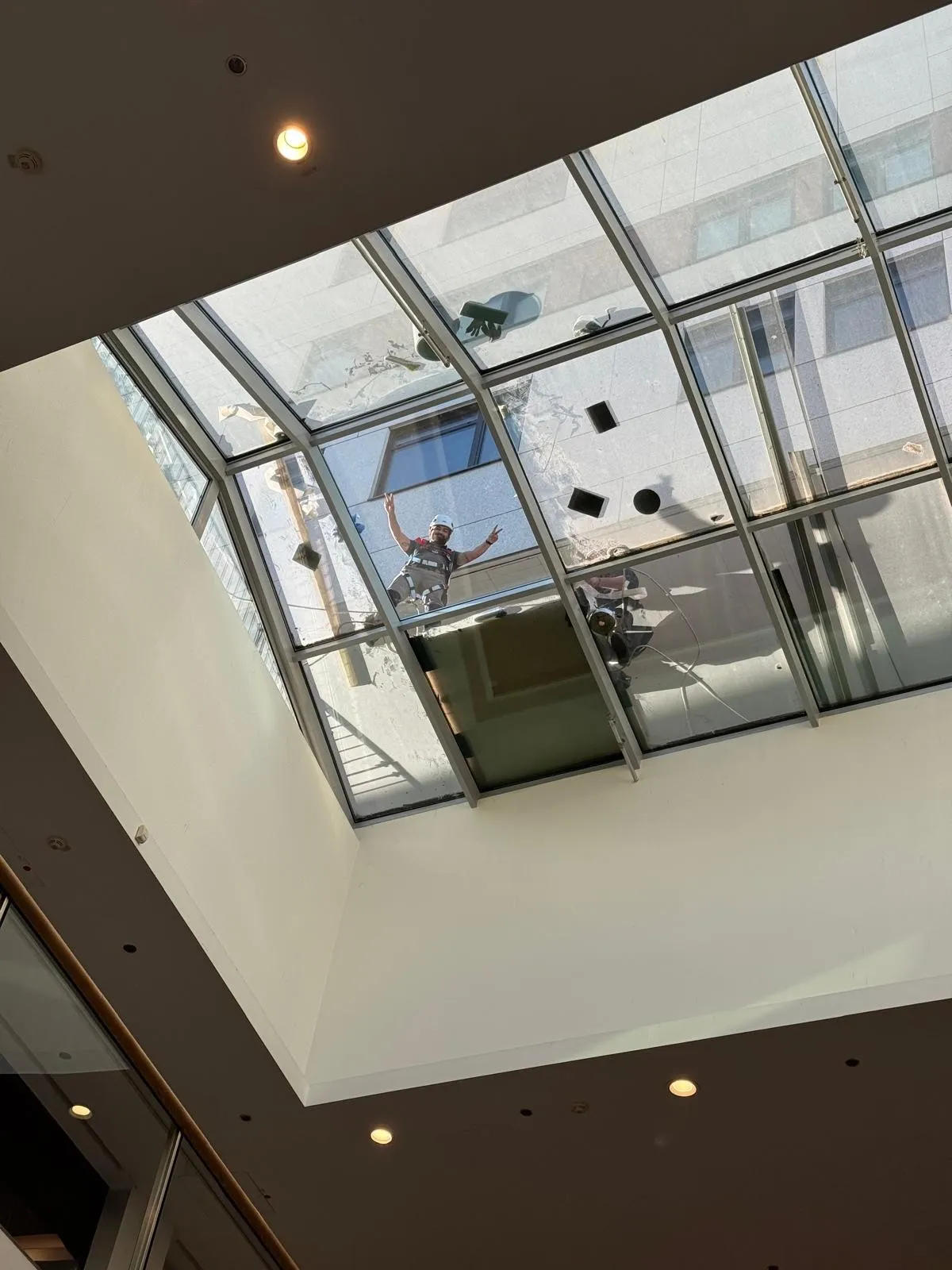 Vitrier Poseur — Chantier — recrutement Vitralux Bradtke Luxembourg